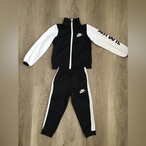 Nike Boys 2 Piece Tracksuit | Size 3T